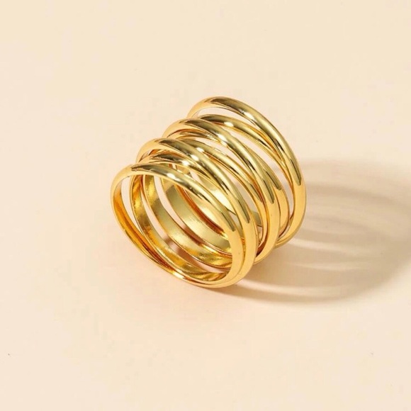 Gold Ring size 7 1/2 NWT - Picture 1 of 2